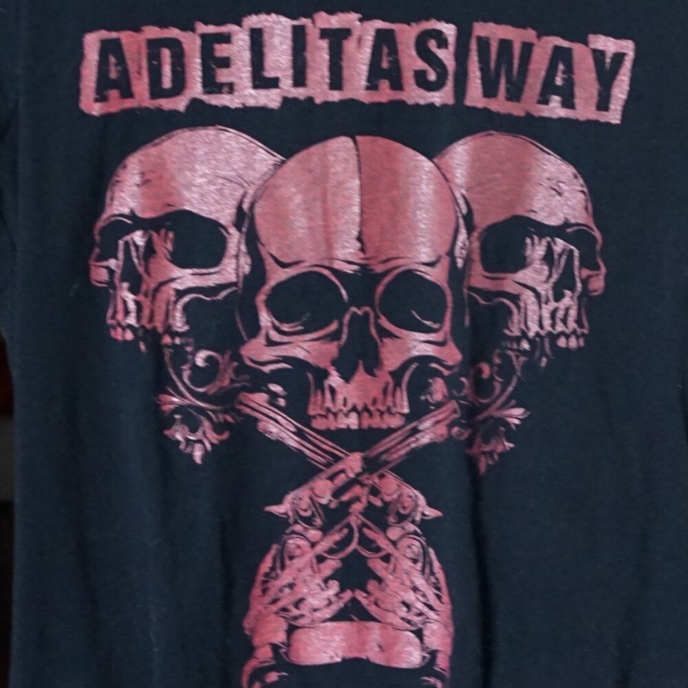 Adalitas Way T Shirt Women's Small Skull Skulls